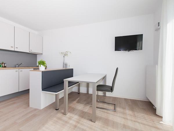 Spreepolis Boardinghaus : photo 10 de la chambre studio avec terrasse