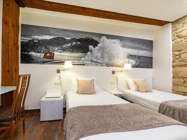 Pension Aida : photo 4 de la chambre chambre lits jumeaux intérieur