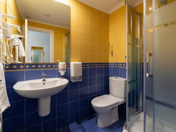 Pension Aida : photo 2 de la chambre chambre simple avec salle de bains privative