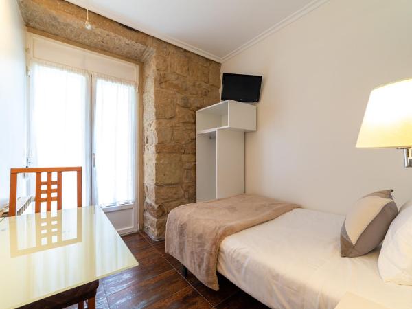 Pension Aida : photo 4 de la chambre chambre simple avec salle de bains privative