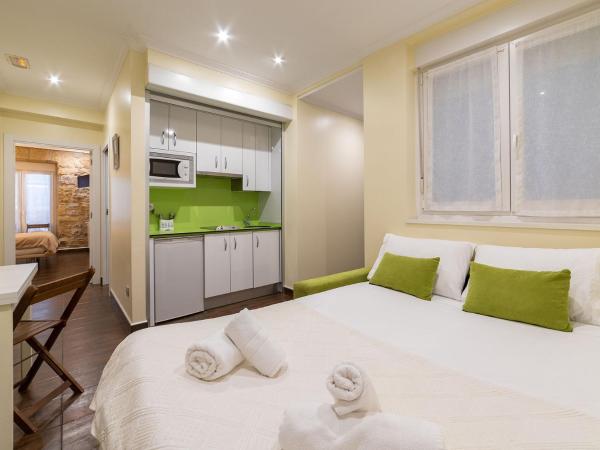 Pension Aida : photo 9 de la chambre studio lit queen-size avec canapé-lit