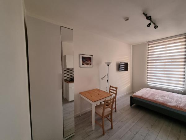 Apartamenty Katowice Stawowa 5 : photo 1 de la chambre studio lit king-size