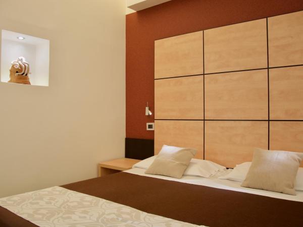 Hotel Cimarosa : photo 4 de la chambre chambre familiale supérieure