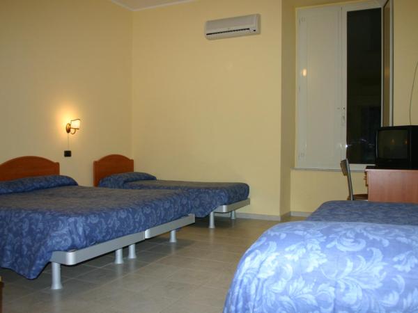 Hotel Milano : photo 3 de la chambre chambre quadruple