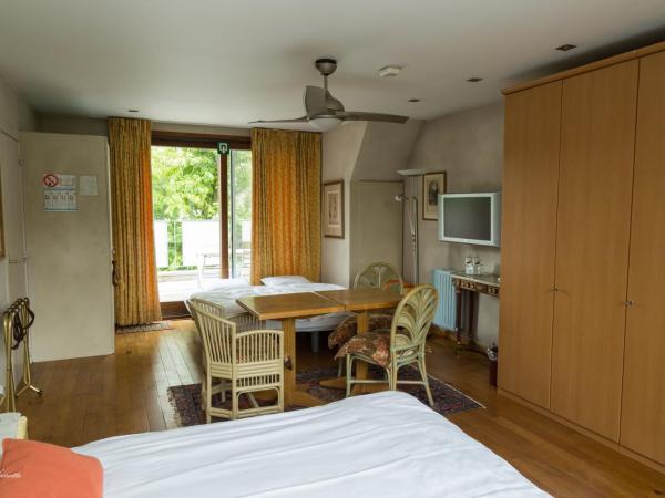 B&B Le Coquin : photo 2 de la chambre chambre familiale avec vue sur rivière