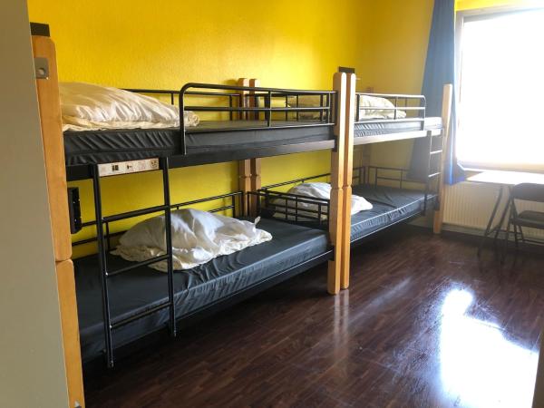 Backpackers Düsseldorf - SELF CHECK-IN : photo 1 de la chambre lit dans un dortoir de 6 lits (mixte)