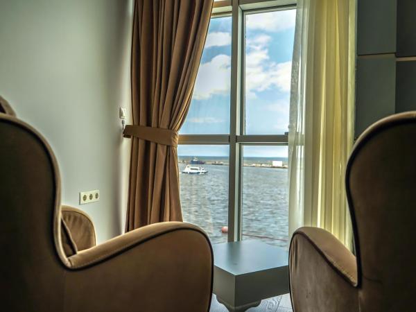 Pasaport Pier Hotel : photo 8 de la chambre chambre deluxe - vue sur mer