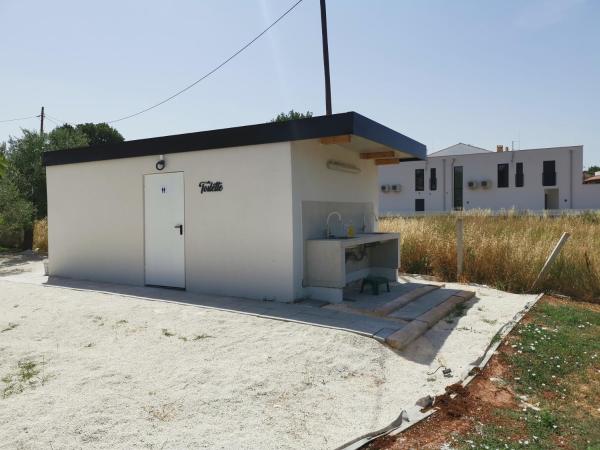 Camper for four people : photo 3 de la chambre tente