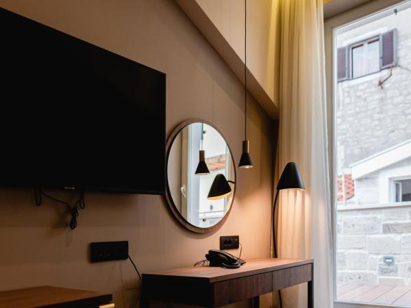 Armerun Heritage Hotel & Residences : photo 4 de la chambre chambre double ou lits jumeaux supérieure avec terrasse