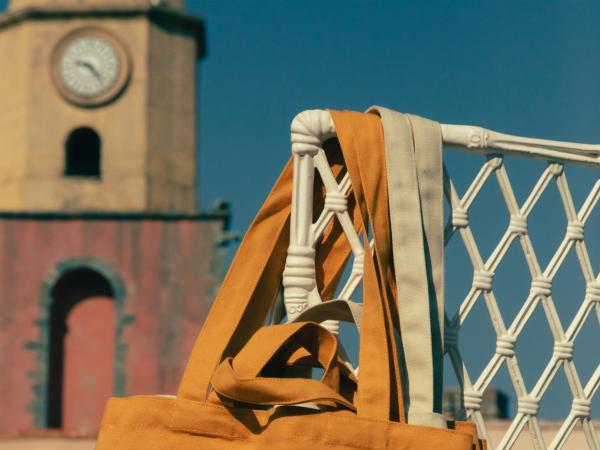 Hotel la Ponche : photo 7 de la chambre chambre prestige tropézienne avec terrasse - vue sur mer