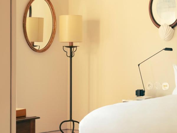 Hotel la Ponche : photo 6 de la chambre suite prestige tropézienne avec terrasse - vue sur mer