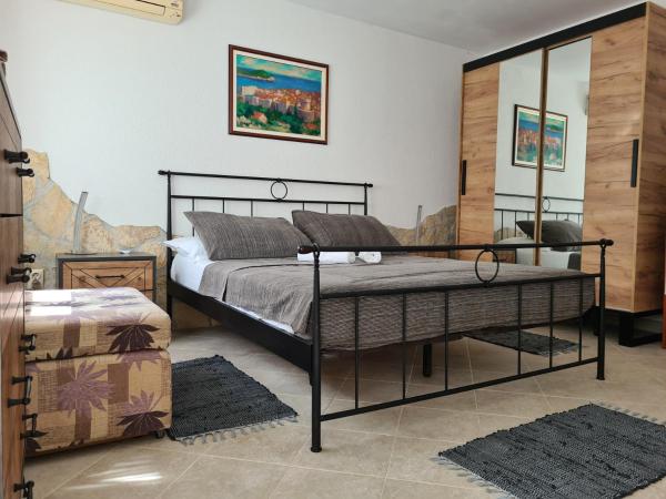 Bed and Breakfast Villa Klaic : photo 1 de la chambre chambre double - vue sur piscine