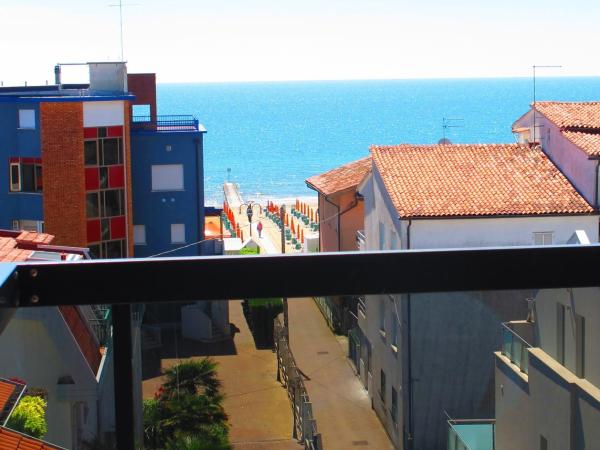 Hotel Smeraldo : photo 9 de la chambre chambre double - vue partielle sur mer.
