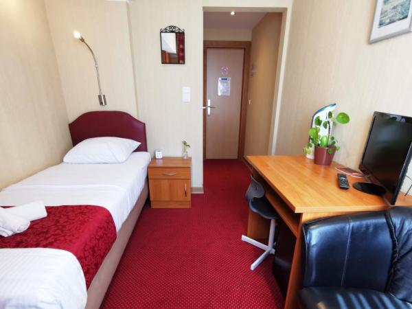 Hotel Cardiff : photo 2 de la chambre petite chambre simple classique