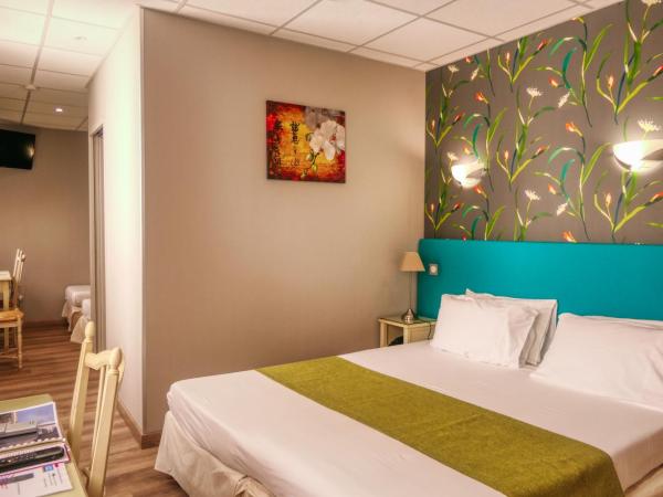 Hôtel Le Médiéval Palais des Papes : photo 1 de la chambre chambre quadruple avec douche