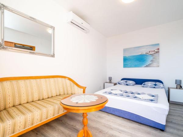 Apartment & Rooms Alan : photo 7 de la chambre appartement 1 chambre avec balcon - vue sur mer