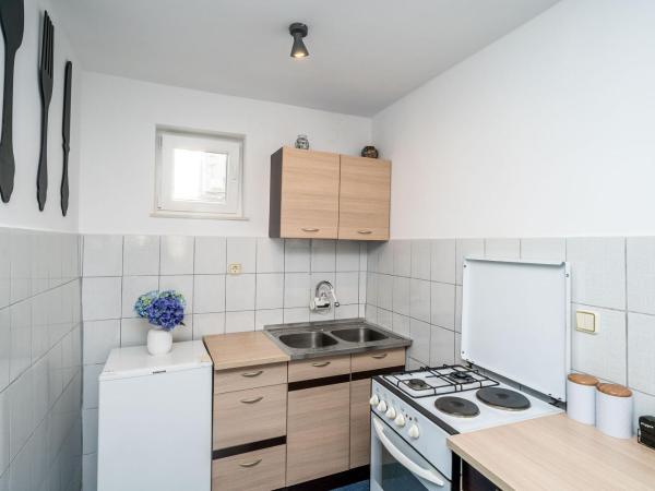 Apartment & Rooms Alan : photo 5 de la chambre chambre double avec salle de bains commune