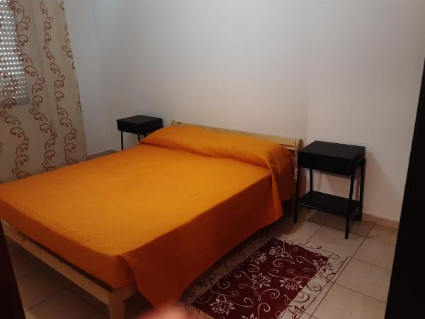 Locazione Menini - Camere zona stazione : photo 2 de la chambre chambre double