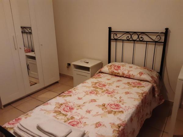 Locazione Menini - Camere zona stazione : photo 2 de la chambre chambre simple