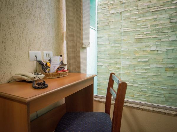 Hotel Estação Paraíso - ao lado do Metrô Paraíso e 600m da Av Paulista : photo 8 de la chambre chambre lits jumeaux