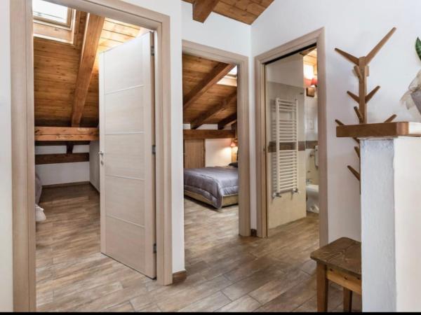 Sottosopra Alps Apartments & Rooms : photo 6 de la chambre appartement avec vue sur la montagne