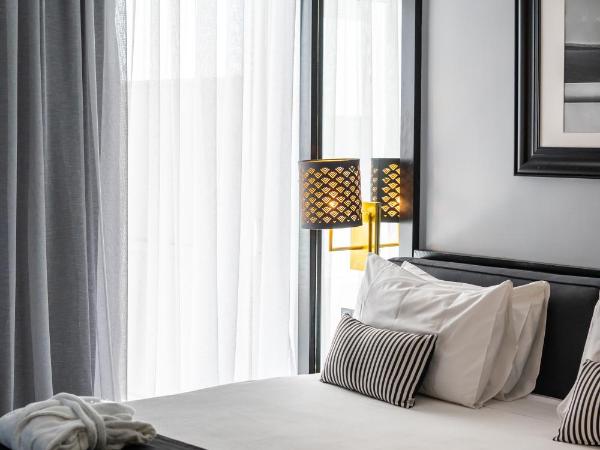 Athenian Riviera Hotel& Suites : photo 7 de la chambre chambre double ou lits jumeaux avec balcon