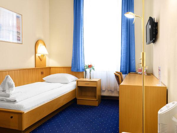 Hotel-Pension Wild : photo 1 de la chambre chambre simple avec salle de bains privative