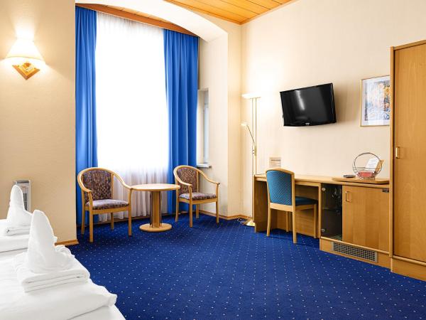 Hotel-Pension Wild : photo 4 de la chambre chambre double ou lits jumeaux avec salle de bains privative