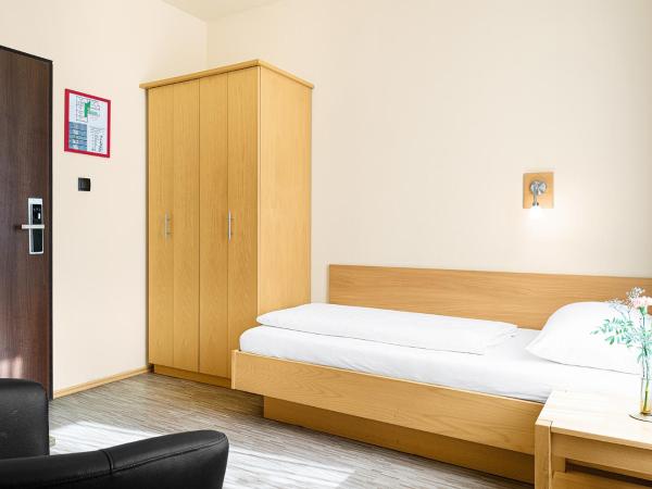 Hotel-Pension Wild : photo 2 de la chambre chambre simple avec toilettes communes