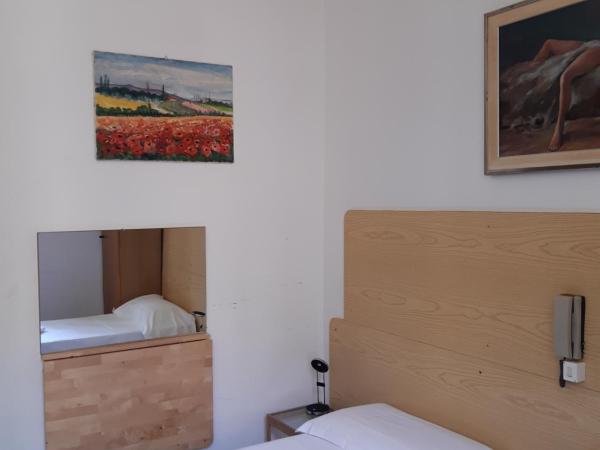 Hotel Guesthouse MASSENA : photo 4 de la chambre chambre lits jumeaux Économique