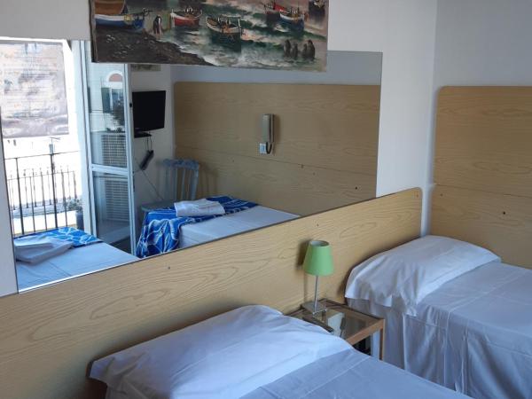Hotel Guesthouse MASSENA : photo 3 de la chambre chambre lits jumeaux Économique
