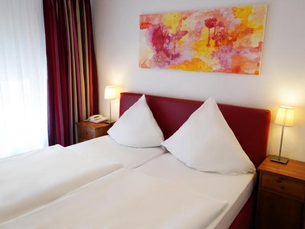 Hotel im Kupferkessel : photo 7 de la chambre chambre double avec salle de bains privative