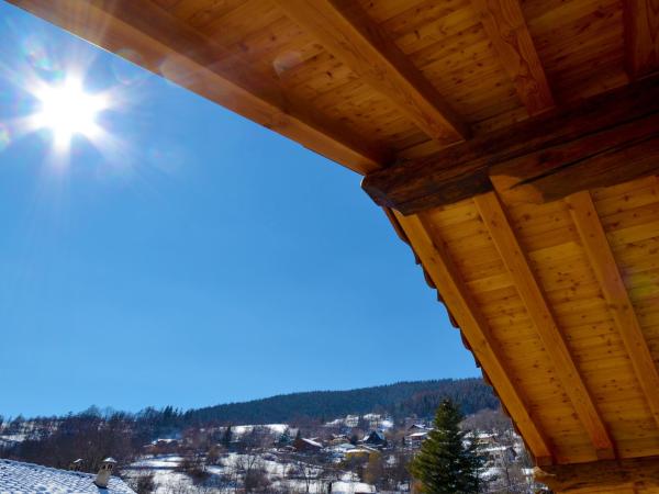 Maison Du-Noyer Chambres et Tables d'Hotes : photo 1 de la chambre chambre double de luxe avec baignoire spa