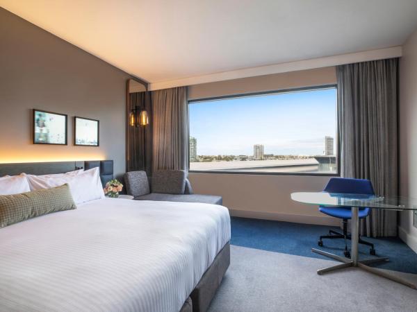 Crowne Plaza Melbourne, an IHG Hotel : photo 2 de la chambre standard king room with river view - high floor