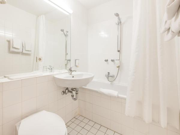 Sure Hotel by Best Western Muenchen Hauptbahnhof : photo 9 de la chambre chambre triple familiale