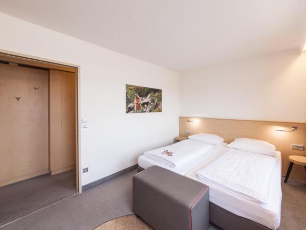 Sure Hotel by Best Western Muenchen Hauptbahnhof : photo 2 de la chambre chambre familiale avec 2 lits doubles.