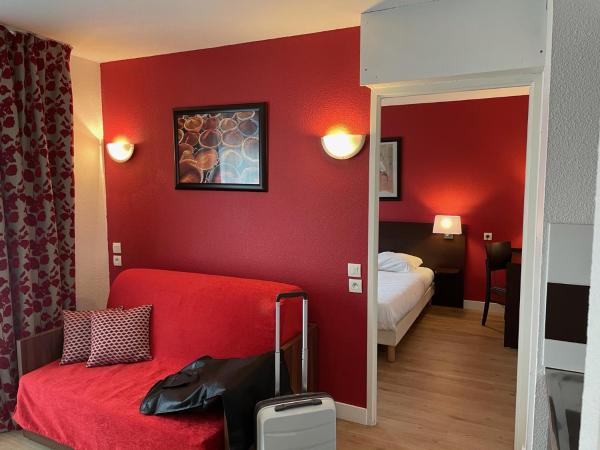Apparta Grenoble Alpexpo : photo 1 de la chambre suite double familiale