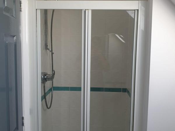 Queens Rooms, a Perfect Stay, Next to Shopping Parks and Central Manchester : photo 9 de la chambre chambre familiale deluxe