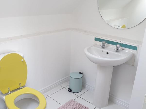 Queens Rooms, a Perfect Stay, Next to Shopping Parks and Central Manchester : photo 8 de la chambre chambre familiale deluxe