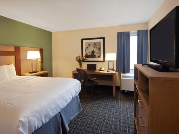 Canadas Best Value Inn Toronto : photo 4 de la chambre chambre lit queen-size - non-fumeurs