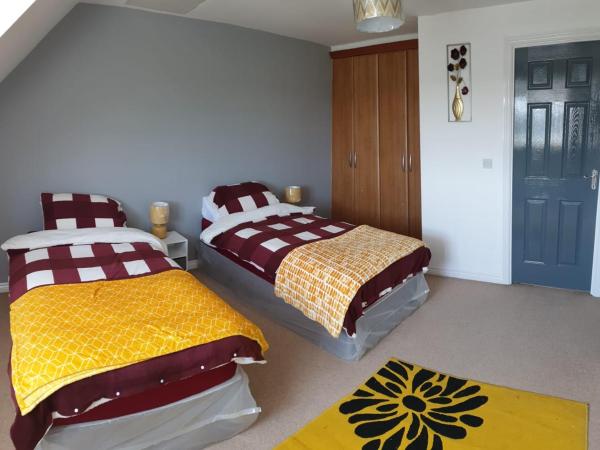 Queens Rooms, a Perfect Stay, Next to Shopping Parks and Central Manchester : photo 4 de la chambre chambre familiale deluxe