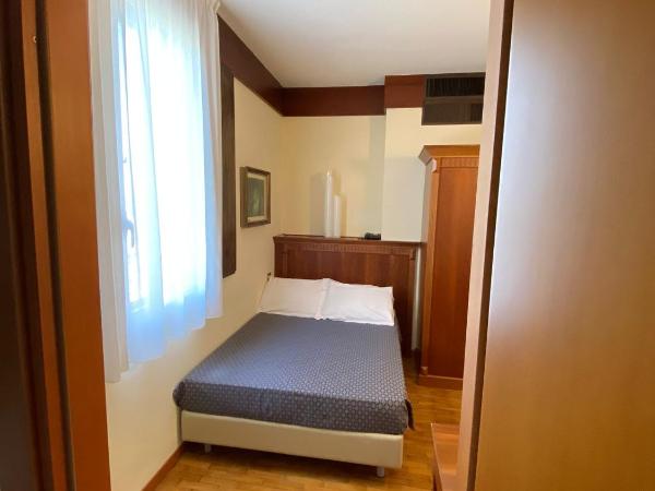 Hotel Bellevue : photo 3 de la chambre petite chambre double