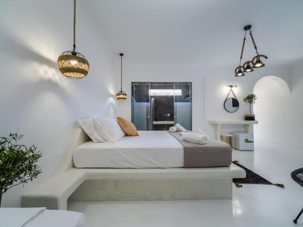Amethyst Luxury Suites Oia : photo 3 de la chambre suite familiale