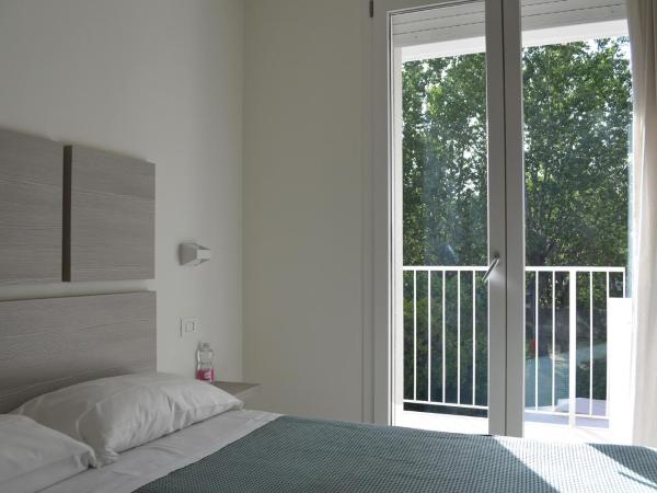 Hotel Riva e Mare : photo 4 de la chambre chambre double avec terrasse