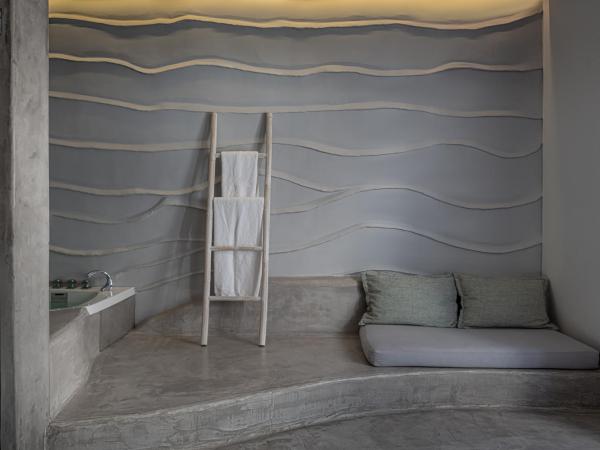 Argo Boutique Hotel : photo 4 de la chambre suite lune de miel avec baignoire spa