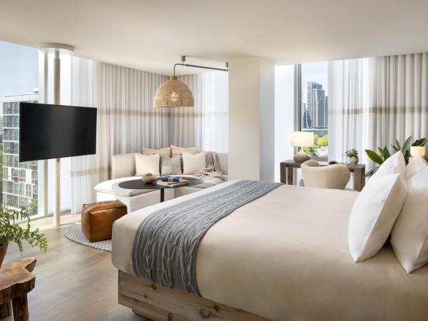 1 Hotel Toronto : photo 2 de la chambre chambre lit king-size - vue panoramique