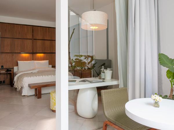 Condesa df, Mexico City, a Member of Design Hotels : photo 1 de la chambre chambre lit queen-size avec patio