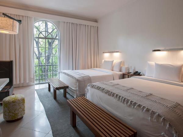 Condesa df, Mexico City, a Member of Design Hotels : photo 2 de la chambre chambre 2 lits queen-size avec balcon