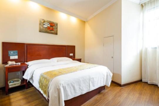 GreenTree Inn JiangSu SuZhou SuZhouLeYuan TianPing College Business Hotel : photo 1 de la chambre mainland chinese citizens - special offer queen room