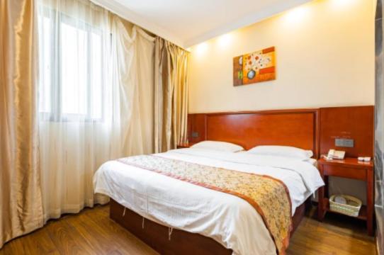 GreenTree Inn JiangSu SuZhou SuZhouLeYuan TianPing College Business Hotel : photo 2 de la chambre citoyens de chine continentale - chambre lit queen-size
